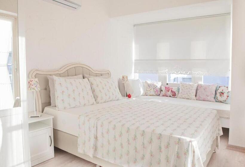 Hotel Kybele Suites Alaçatı