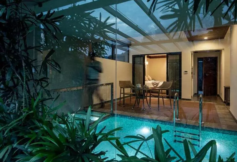 Hotelli Niraamaya Retreats Samroha Athirappilly