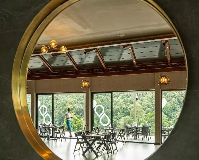 Hotelli Niraamaya Retreats Samroha Athirappilly