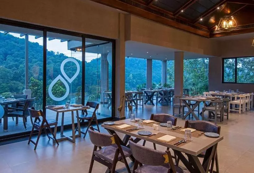 Hotelli Niraamaya Retreats Samroha Athirappilly