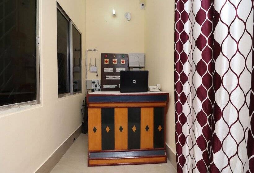 Hotel Oyo 16609 Trinayani Guest House