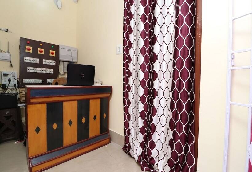 Hotel Oyo 16609 Trinayani Guest House