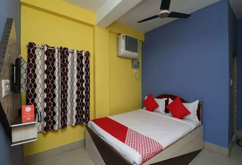 ホテル Oyo 16609 Trinayani Guest House