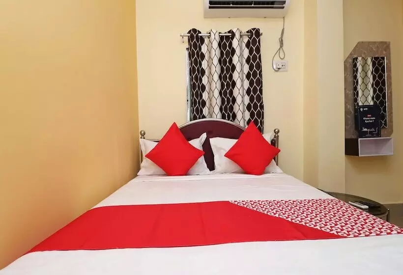 ホテル Oyo 16609 Trinayani Guest House