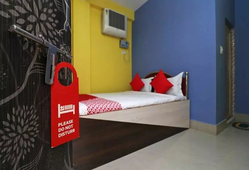 ホテル Oyo 16609 Trinayani Guest House