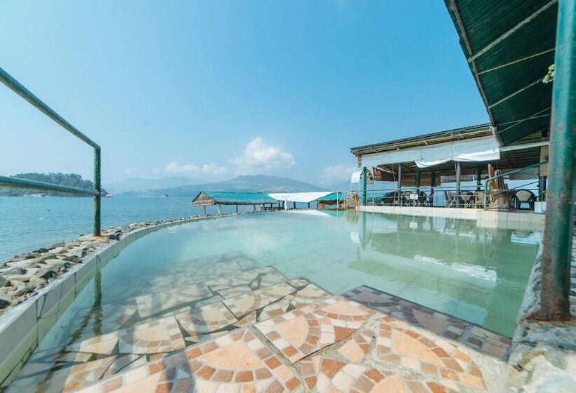 فندق Reddoorz Plus @ Subic 2n2 Beach Resort Zambales