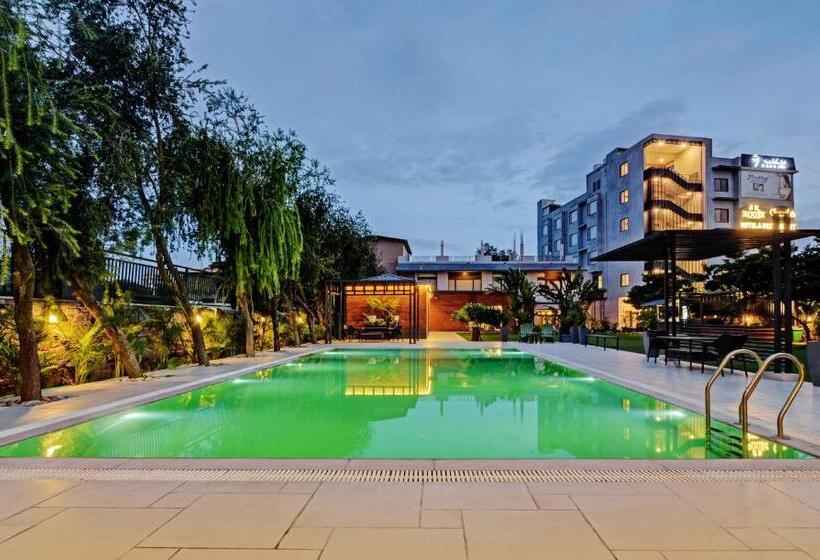 בית מלון כפרי Medalio Resort Udaipur Shobhagpura