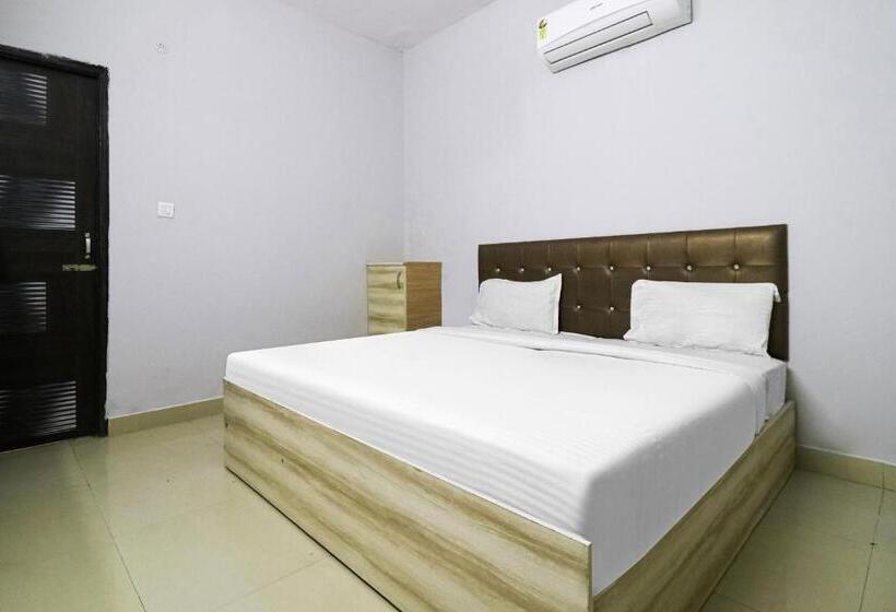 בית מלון כפרי Vaccinated Staff  Oyo 79969 Flagship Night Inn