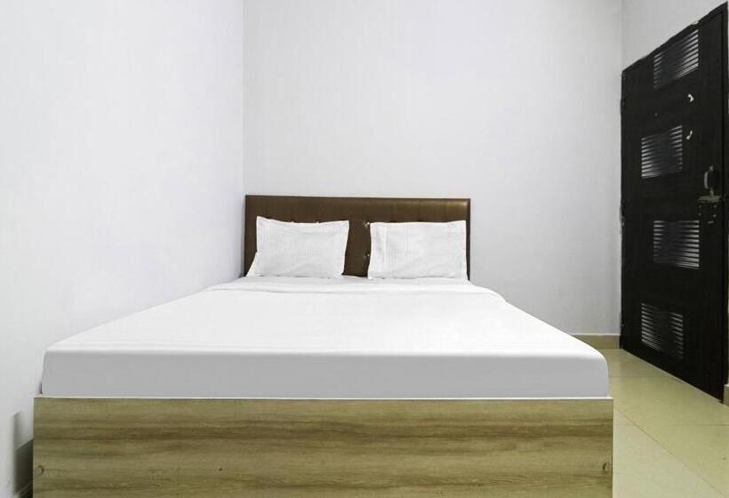 בית מלון כפרי Vaccinated Staff  Oyo 79969 Flagship Night Inn