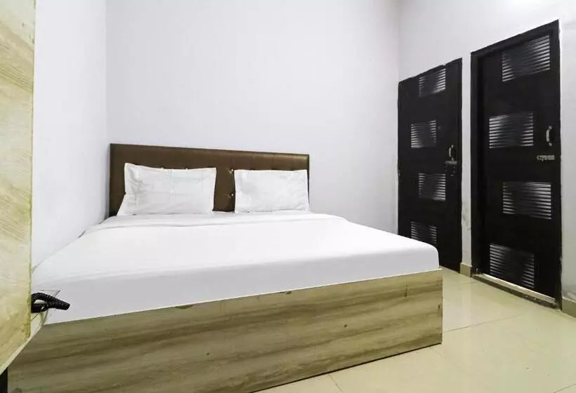 ホテル Vaccinated Staff  Oyo 79969 Flagship Night Inn