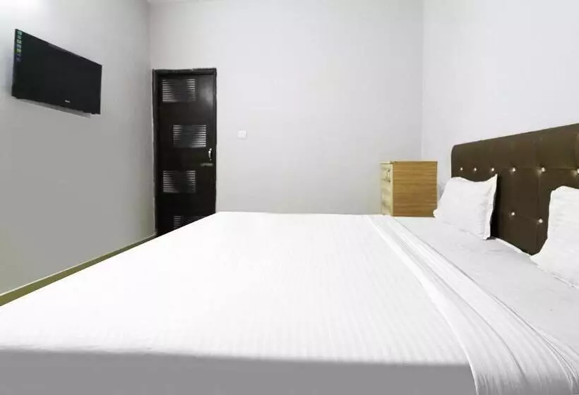 ホテル Vaccinated Staff  Oyo 79969 Flagship Night Inn