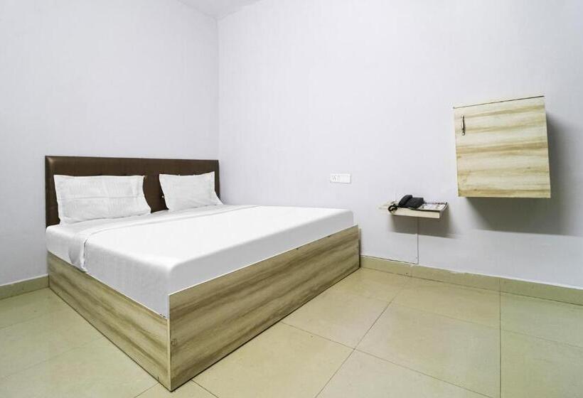 בית מלון כפרי Vaccinated Staff  Oyo 79969 Flagship Night Inn