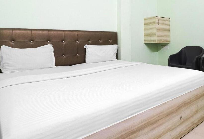 בית מלון כפרי Vaccinated Staff  Oyo 79969 Flagship Night Inn