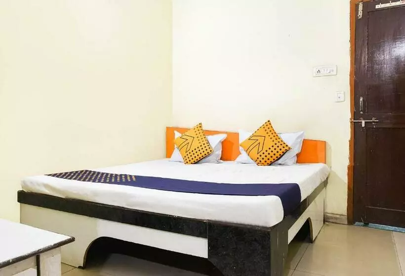 ホテル Spot On 76977  Bhopal Palace
