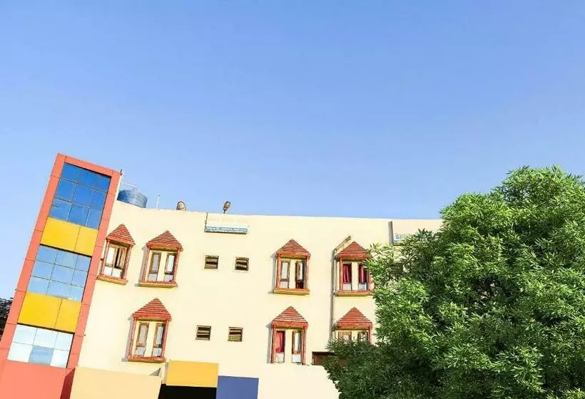 ホテル Spot On 76977  Bhopal Palace