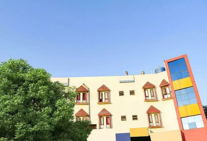 ホテル Spot On 76977  Bhopal Palace