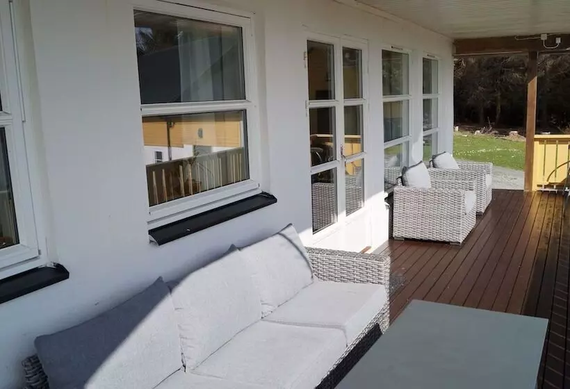 Majatalo Vestavind Hytter Og Rom As