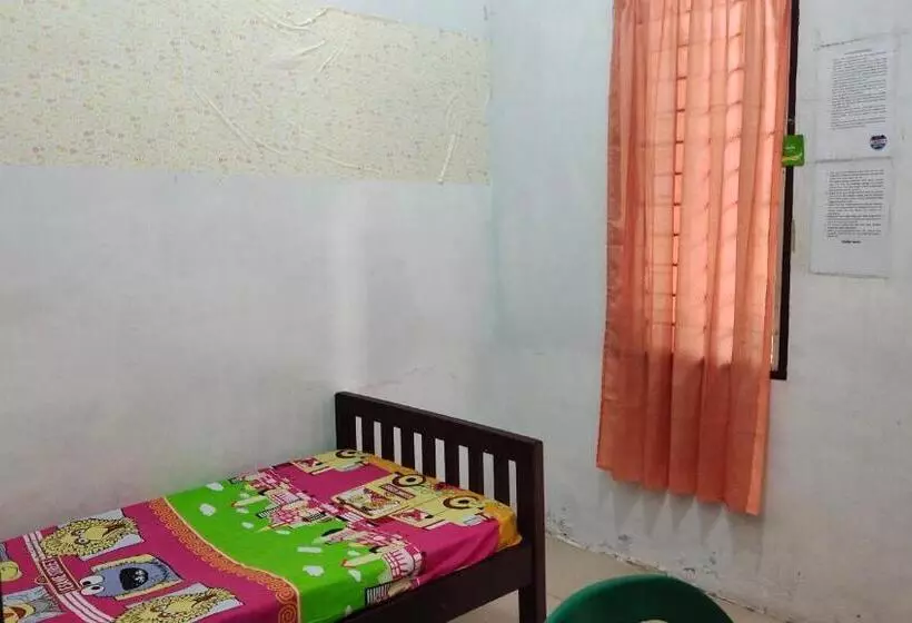 پانسیون Yellow House