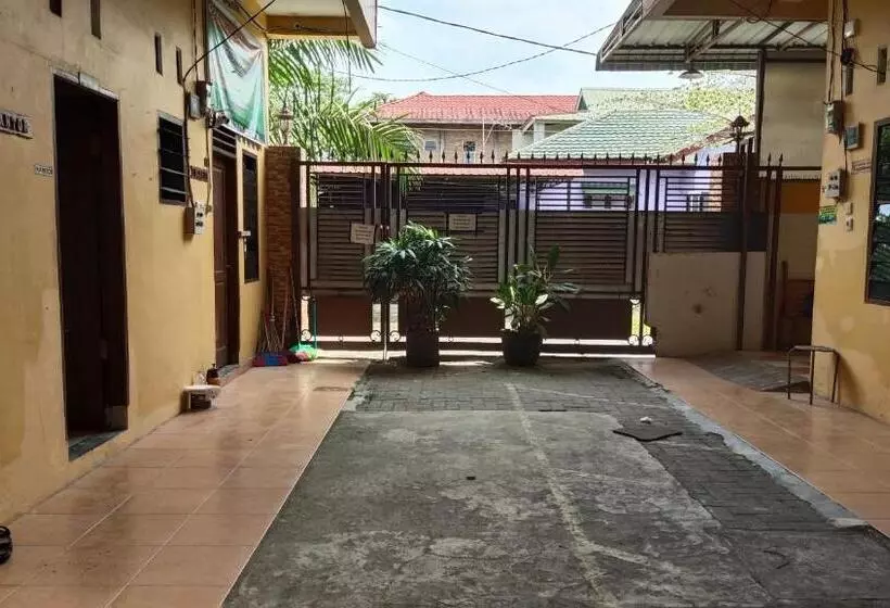 پانسیون Yellow House