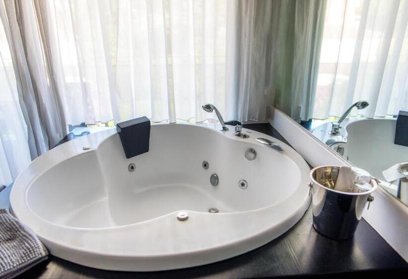 فندق Acacias Suites & Spa