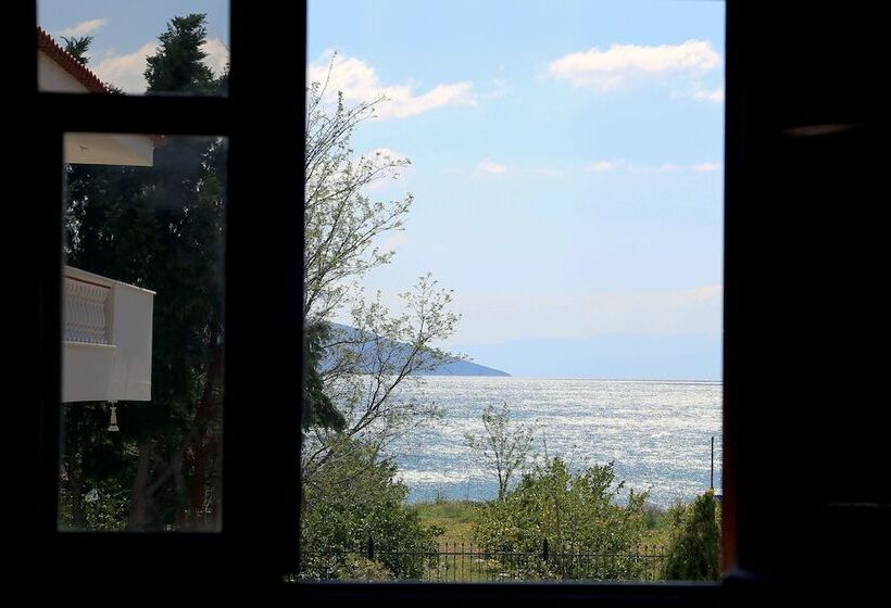 בית מלון כפרי Candia House