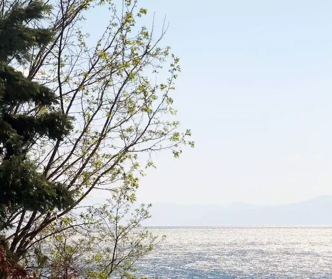 בית מלון כפרי Candia House