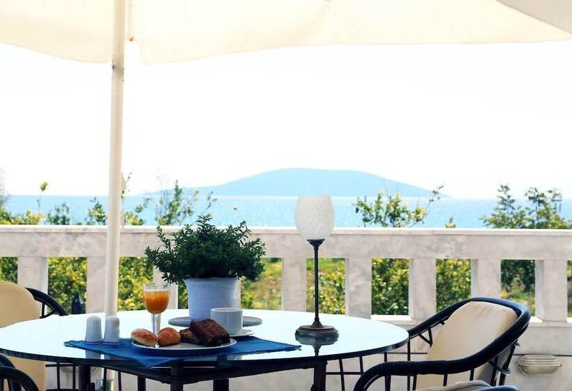 בית מלון כפרי Candia House