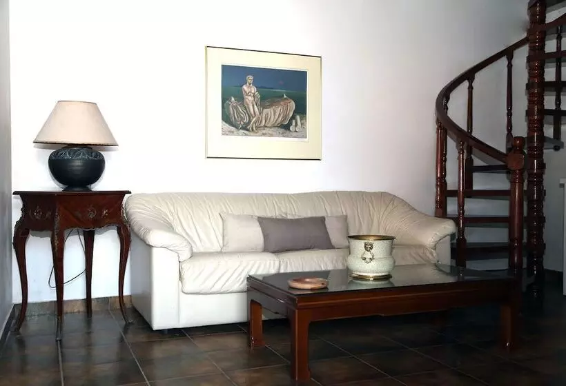 בית מלון כפרי Candia House