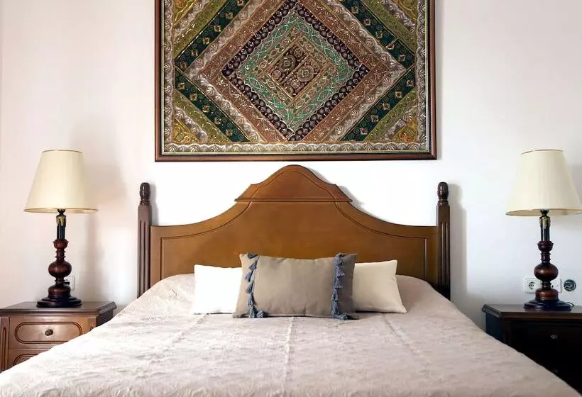 בית מלון כפרי Candia House