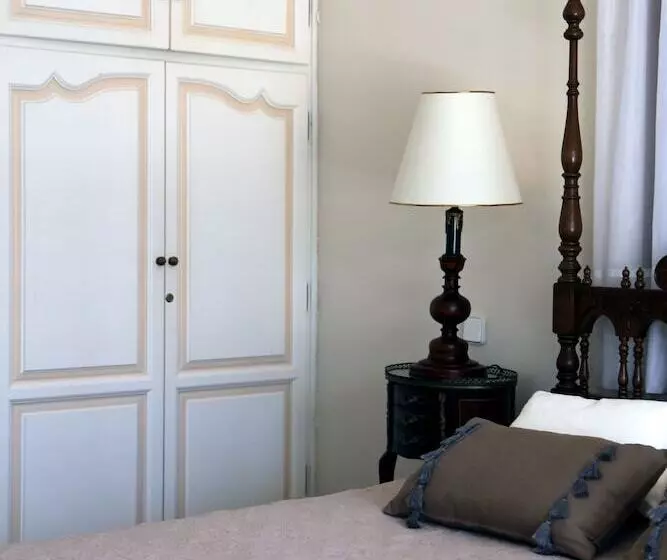 בית מלון כפרי Candia House