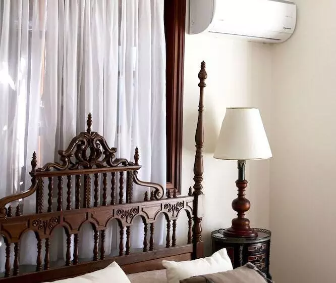 בית מלון כפרי Candia House