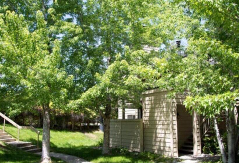 فندق Club Lakeridge Resort