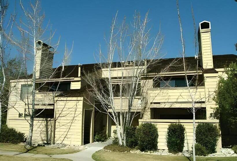 فندق Club Lakeridge Resort