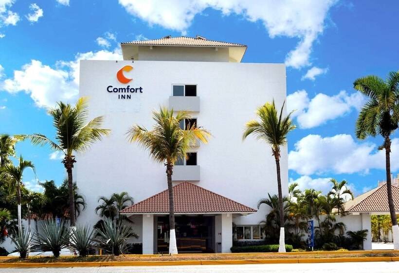 فندق Comfort Inn Puerto Vallarta Golfside & Marina