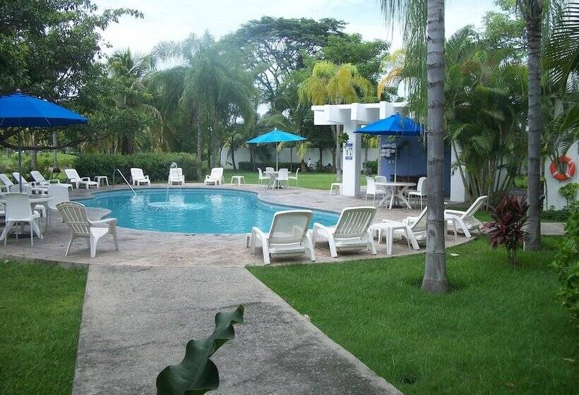 فندق Comfort Inn Puerto Vallarta Golfside & Marina