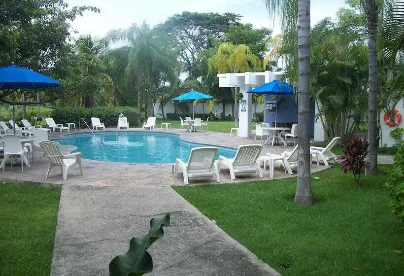 هتل Comfort Inn Puerto Vallarta Golfside & Marina