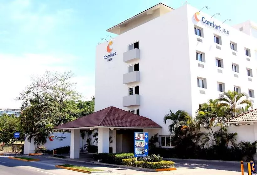 هتل Comfort Inn Puerto Vallarta Golfside & Marina