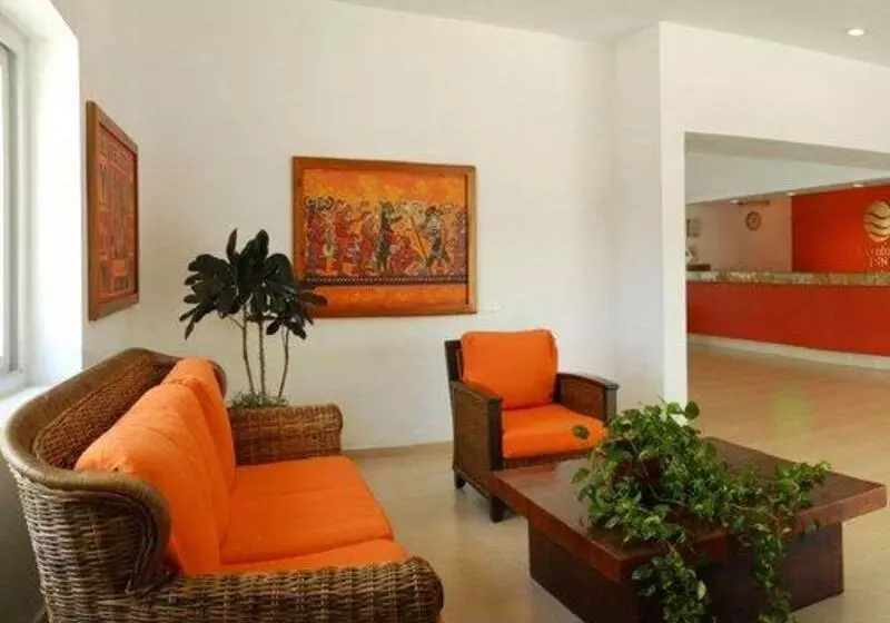 هتل Comfort Inn Puerto Vallarta Golfside & Marina
