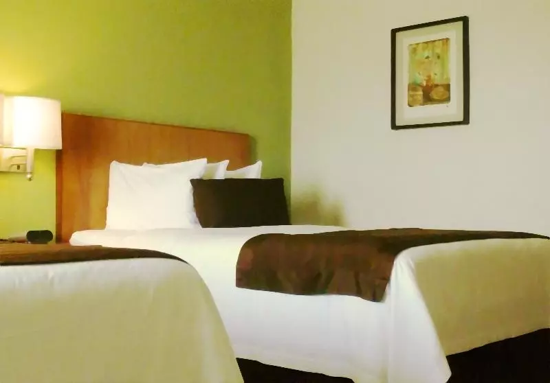 هتل Comfort Inn Puerto Vallarta Golfside & Marina