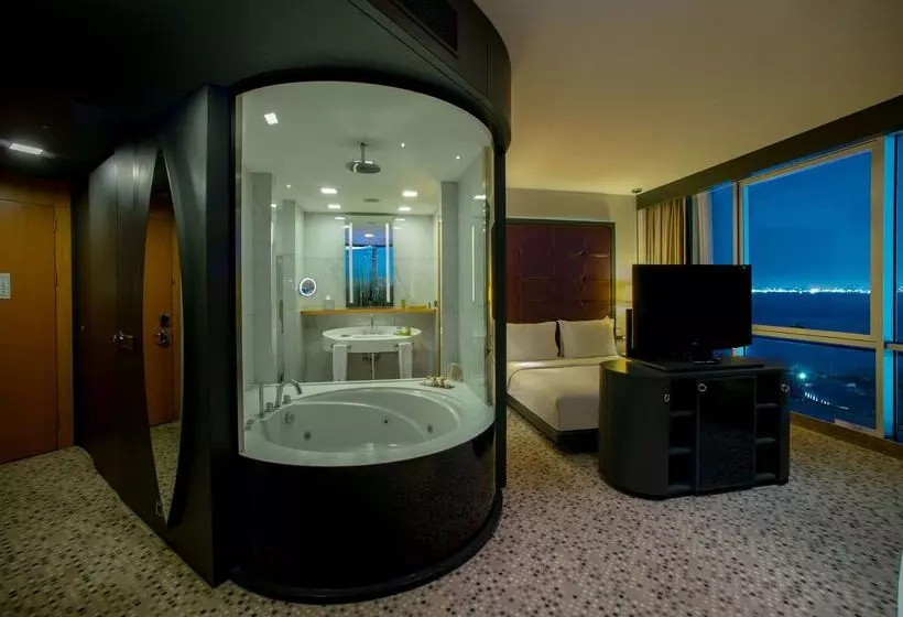هتل Doubletree By Hilton Istanbulmoda