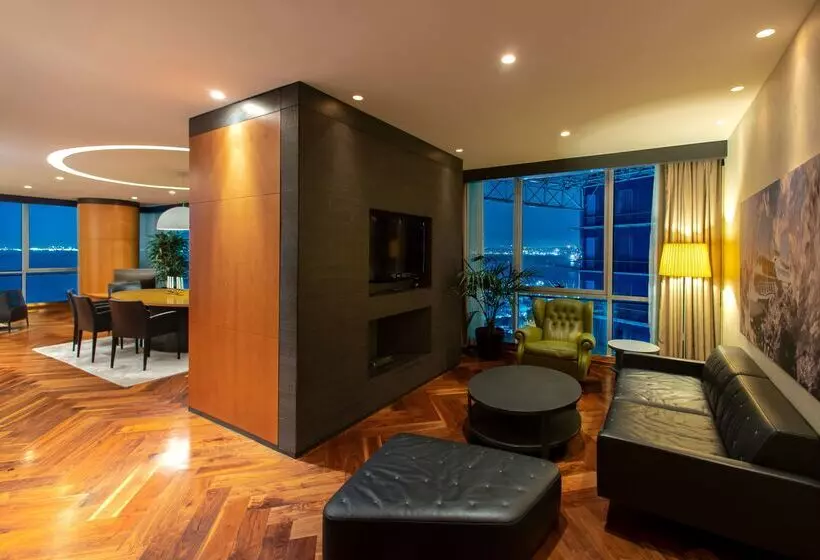 هتل Doubletree By Hilton Istanbulmoda