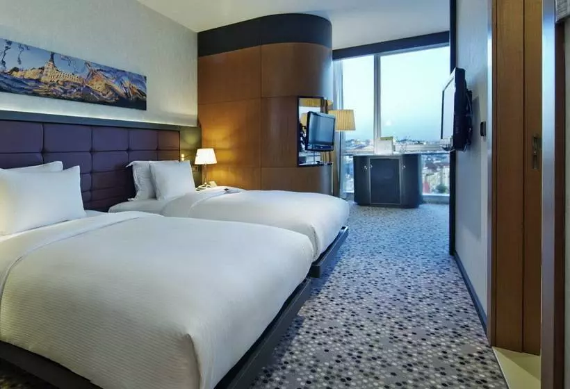 هتل Doubletree By Hilton Istanbulmoda