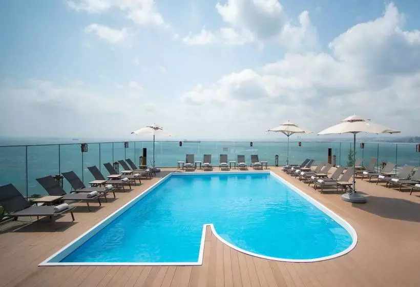 هتل Doubletree By Hilton Istanbulmoda