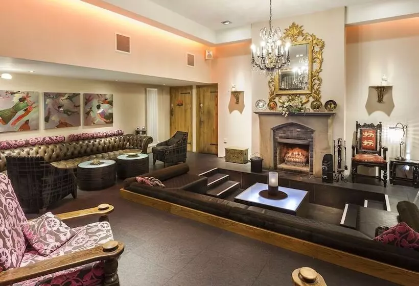 هتل Glenskirlie Castle