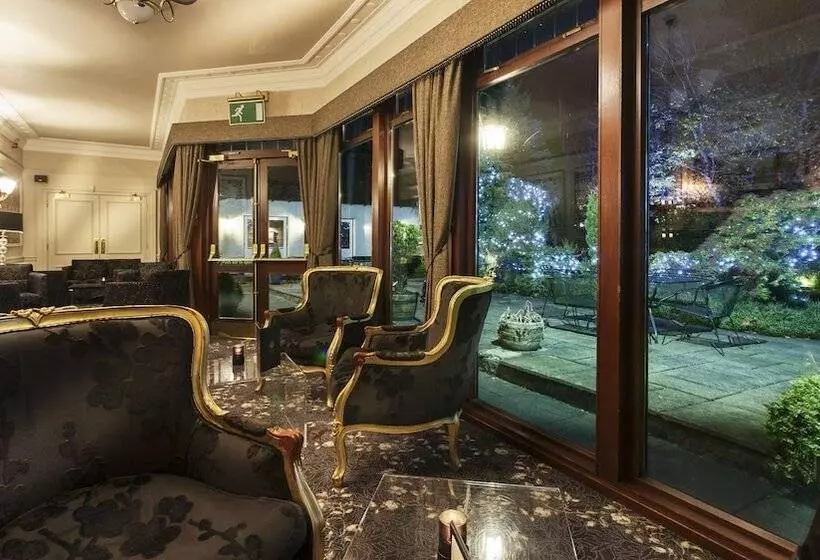 هتل Glenskirlie Castle