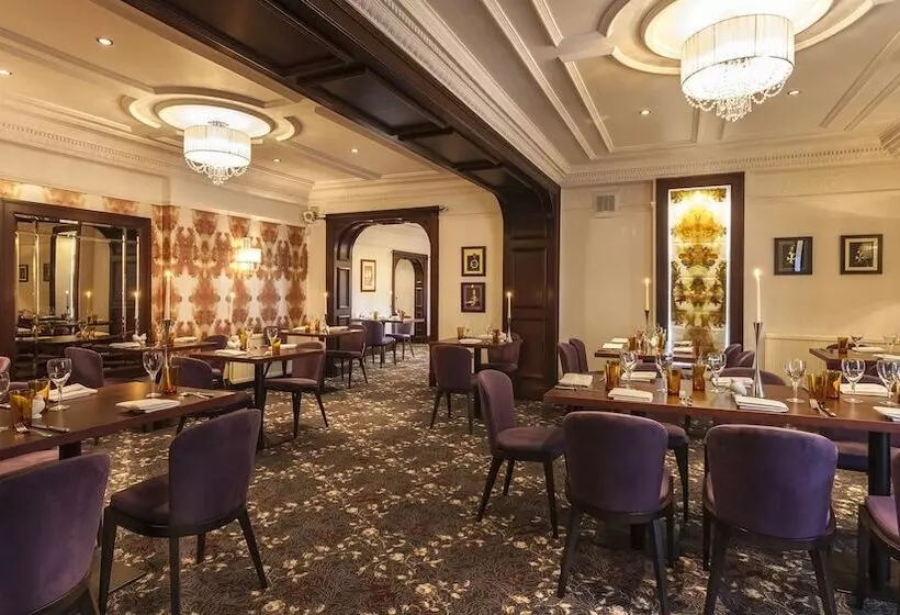 هتل Glenskirlie Castle