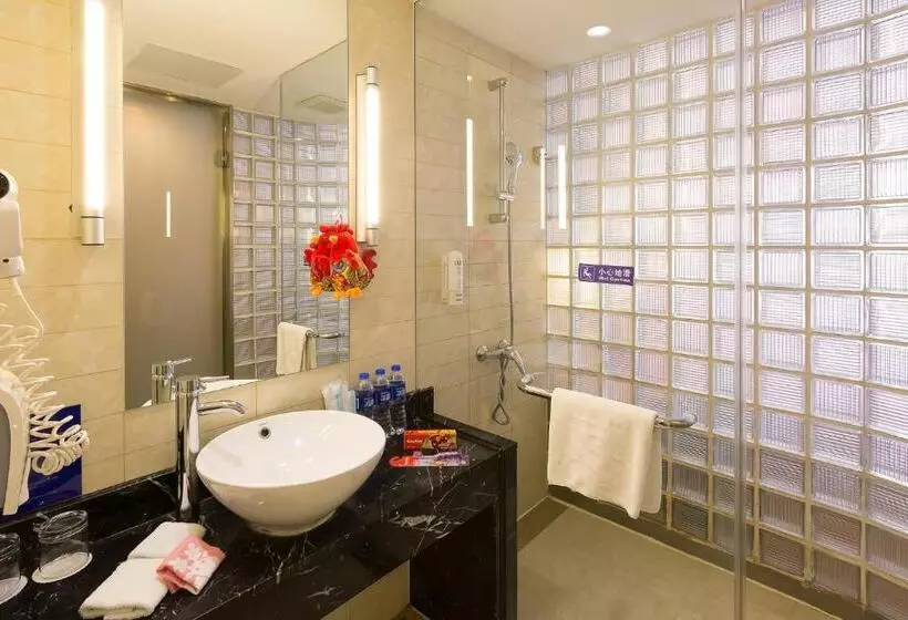 Отель Holiday Inn Express Suzhou Changjiang, An Ihg