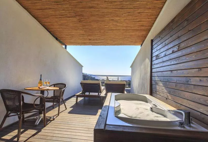 Hotel Manaspark Deluxe