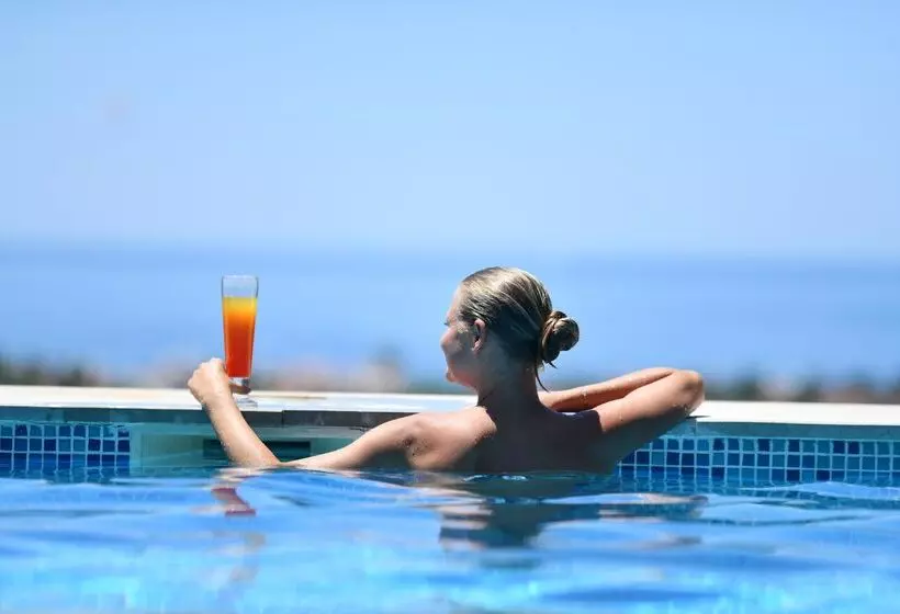 Hotel Manaspark Deluxe