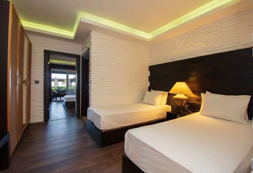 Hotel Manaspark Deluxe